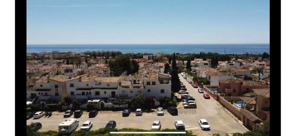 3-slaapkamer halfvrijstaande hoekwoning met zee- en bergzicht in Marbella in Marbella - foto 15