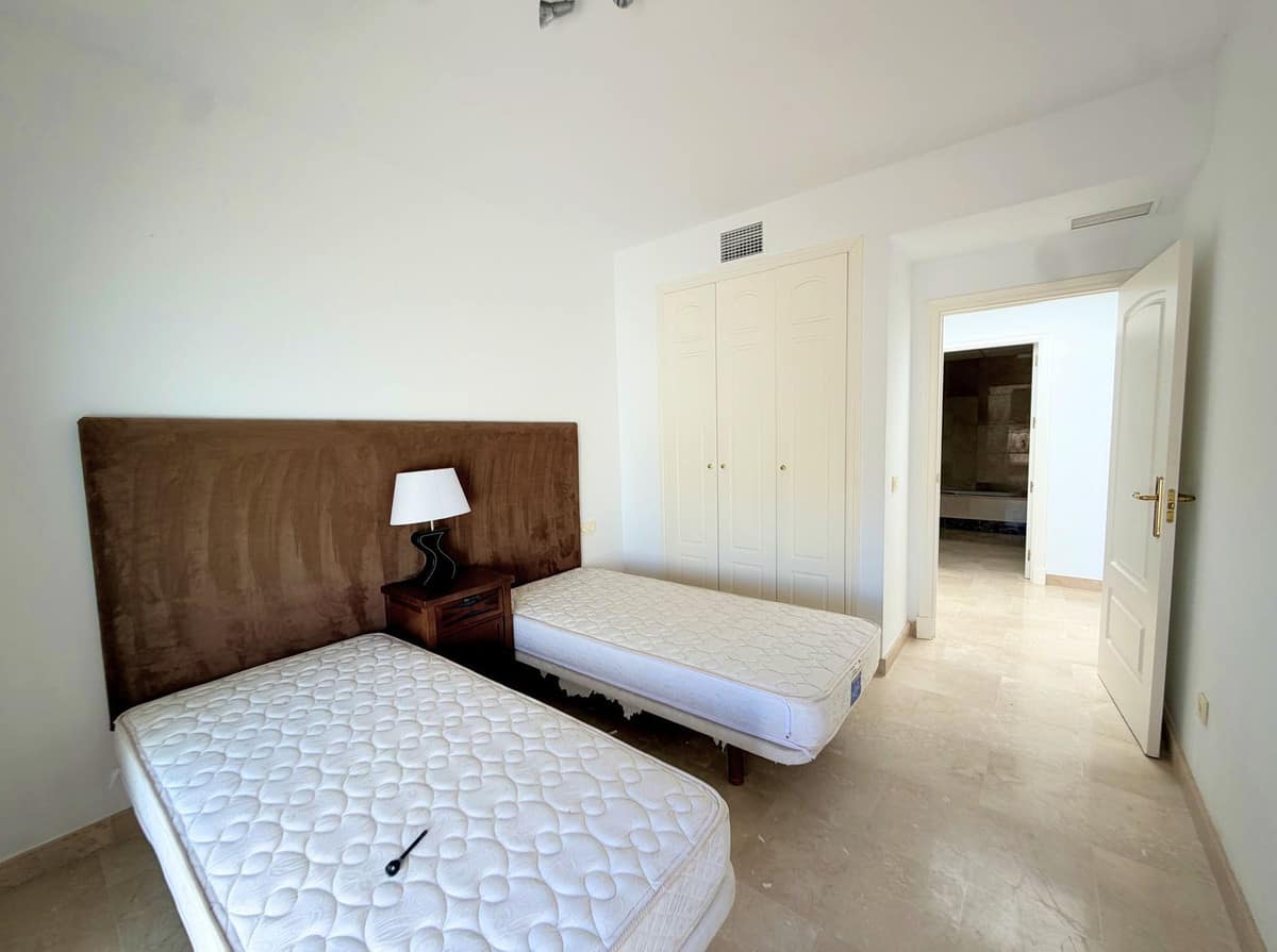 2-slaapkamer penthouse met zeezicht in La Duquesa in La Duquesa - foto 17