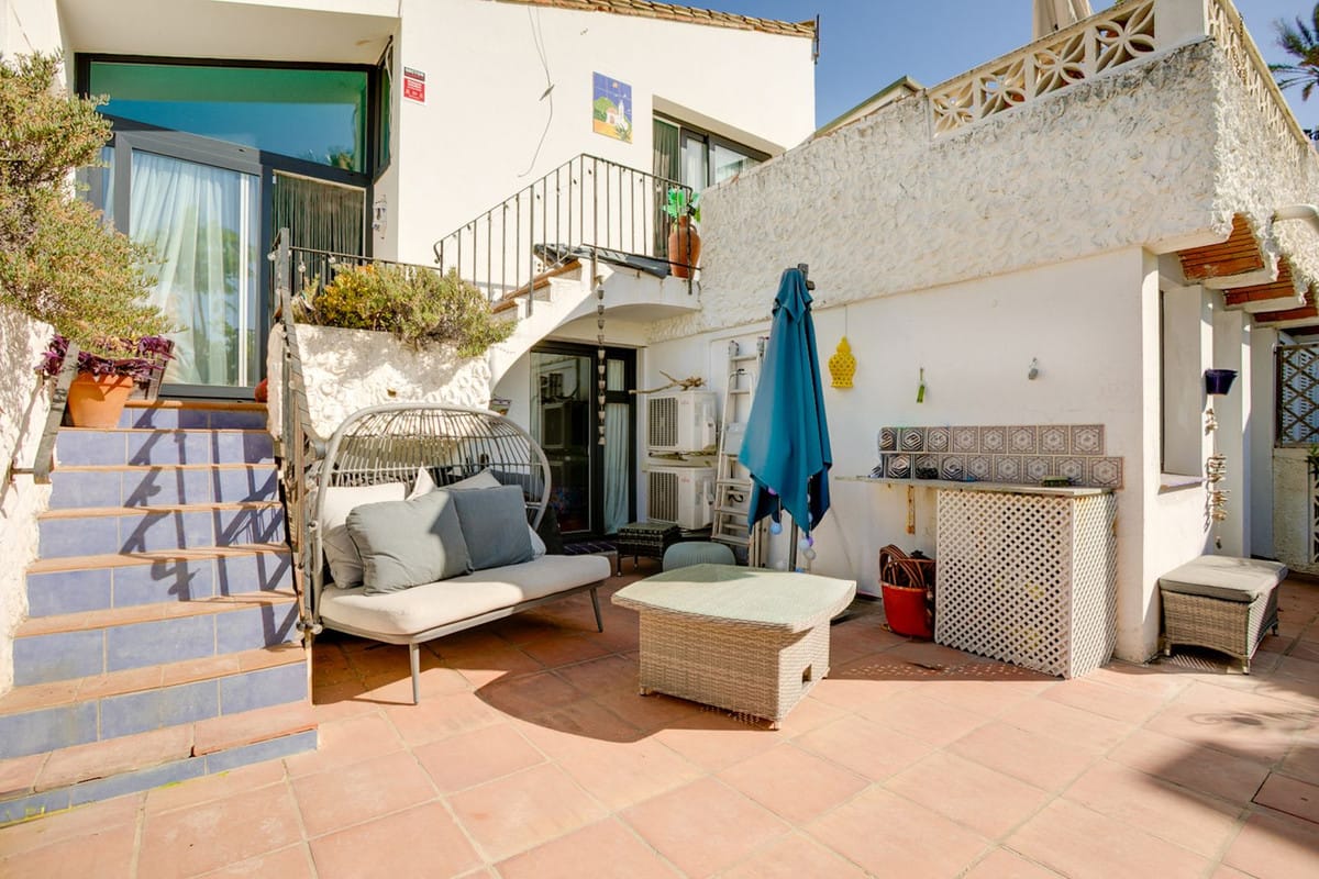 Charmante direct-aan-het-strand stadswoning met zeezicht in West Estepona in Estepona - foto 16