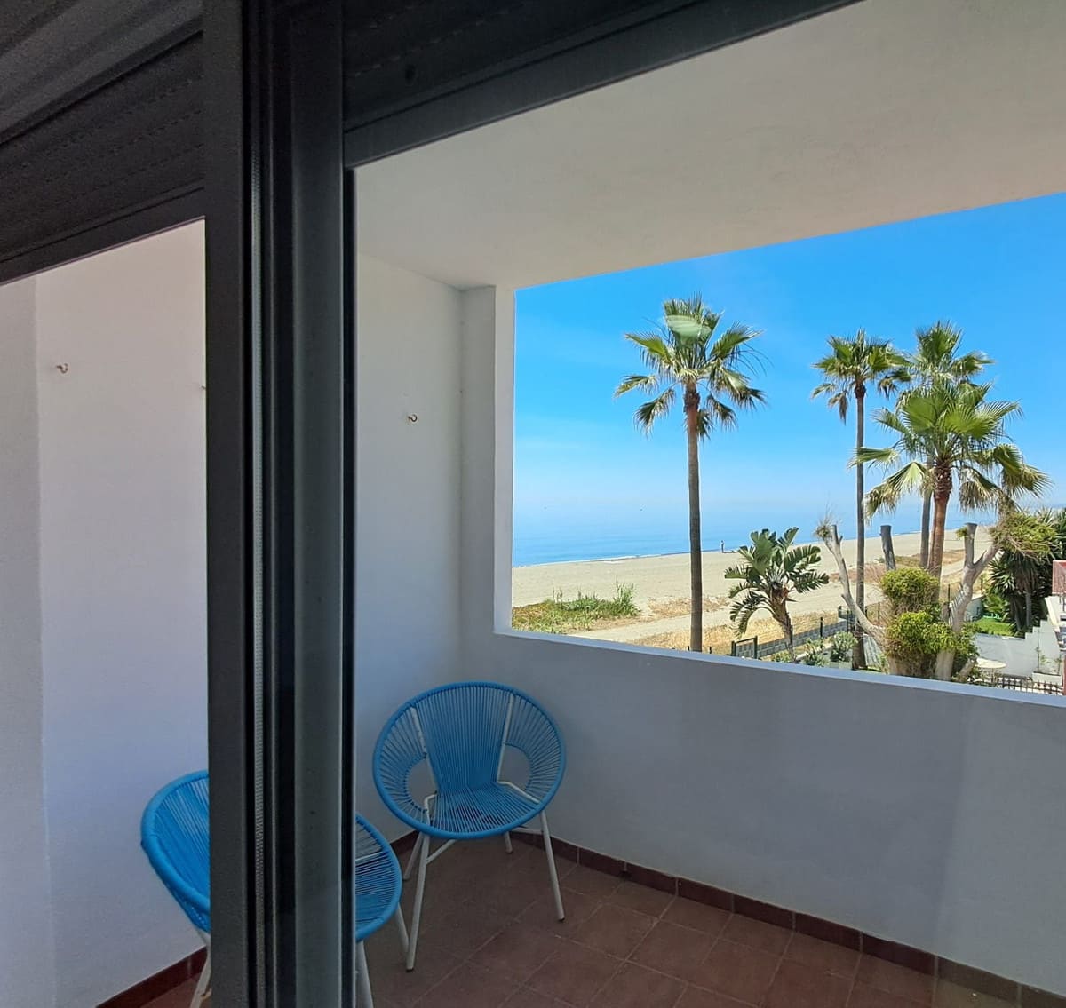 Exclusieve semi-vrijstaande villa aan het strand in Estepona in Estepona - foto 9