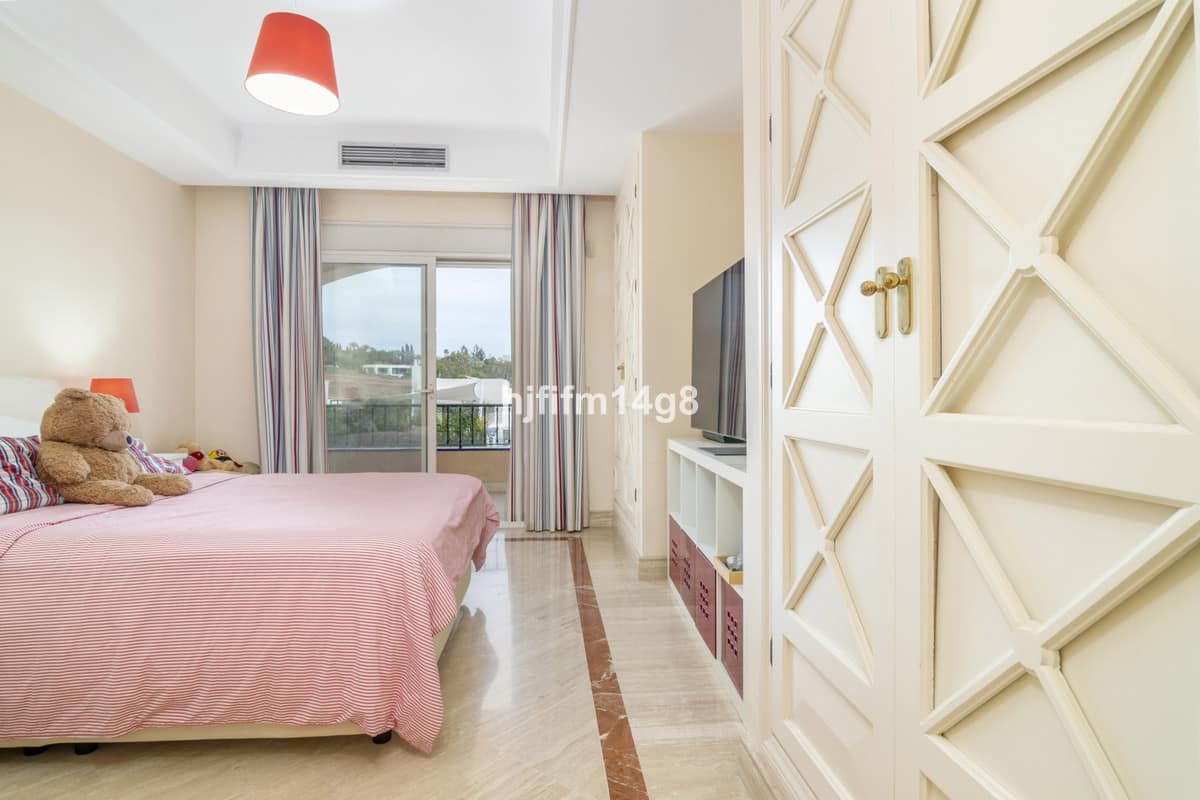 Drie-slaapkamer appartement aan de Golden Mile, Marbella in The Golden Mile - foto 16