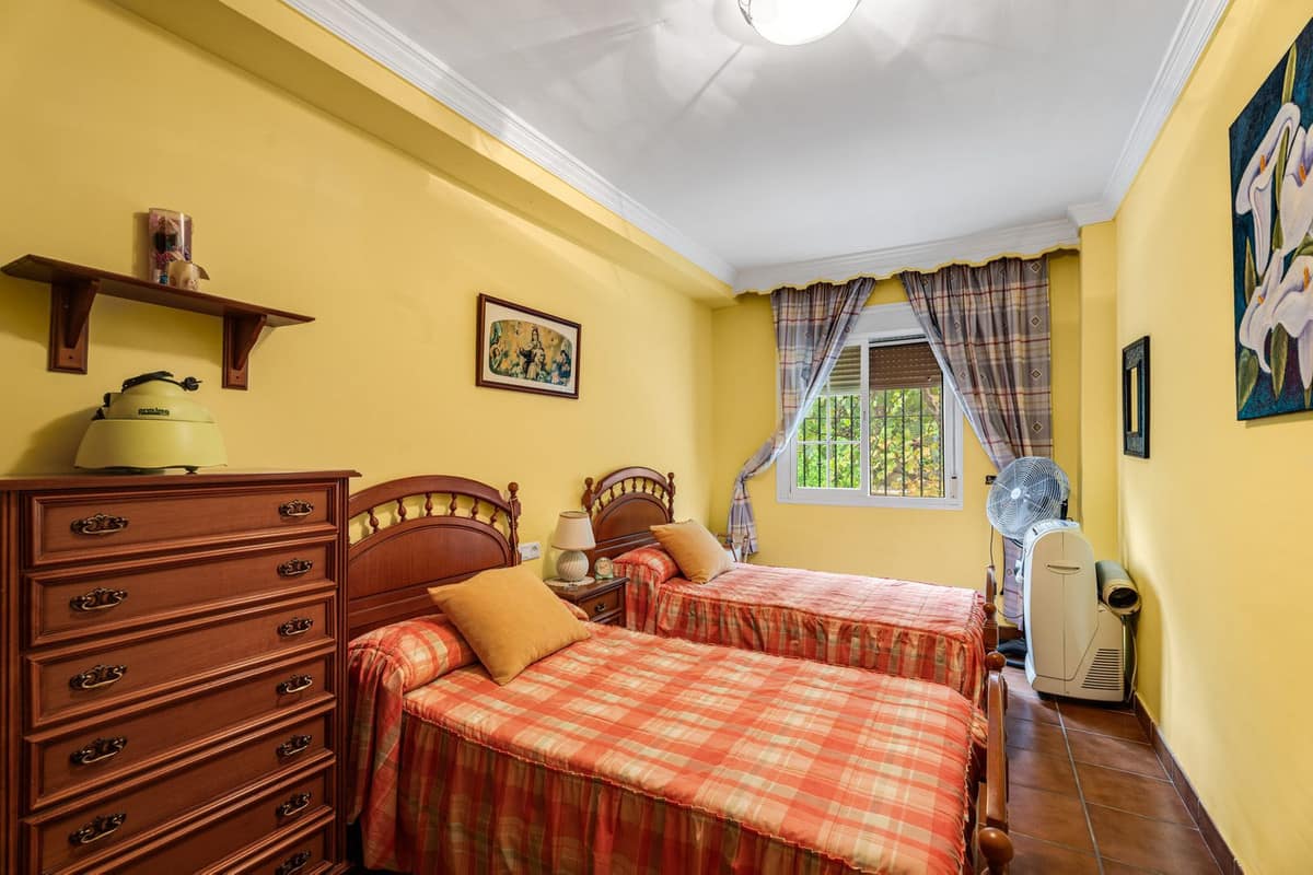 7-slaapkamer villa in Estepona, Málaga – 236 m² gebouwd in Estepona - foto 17