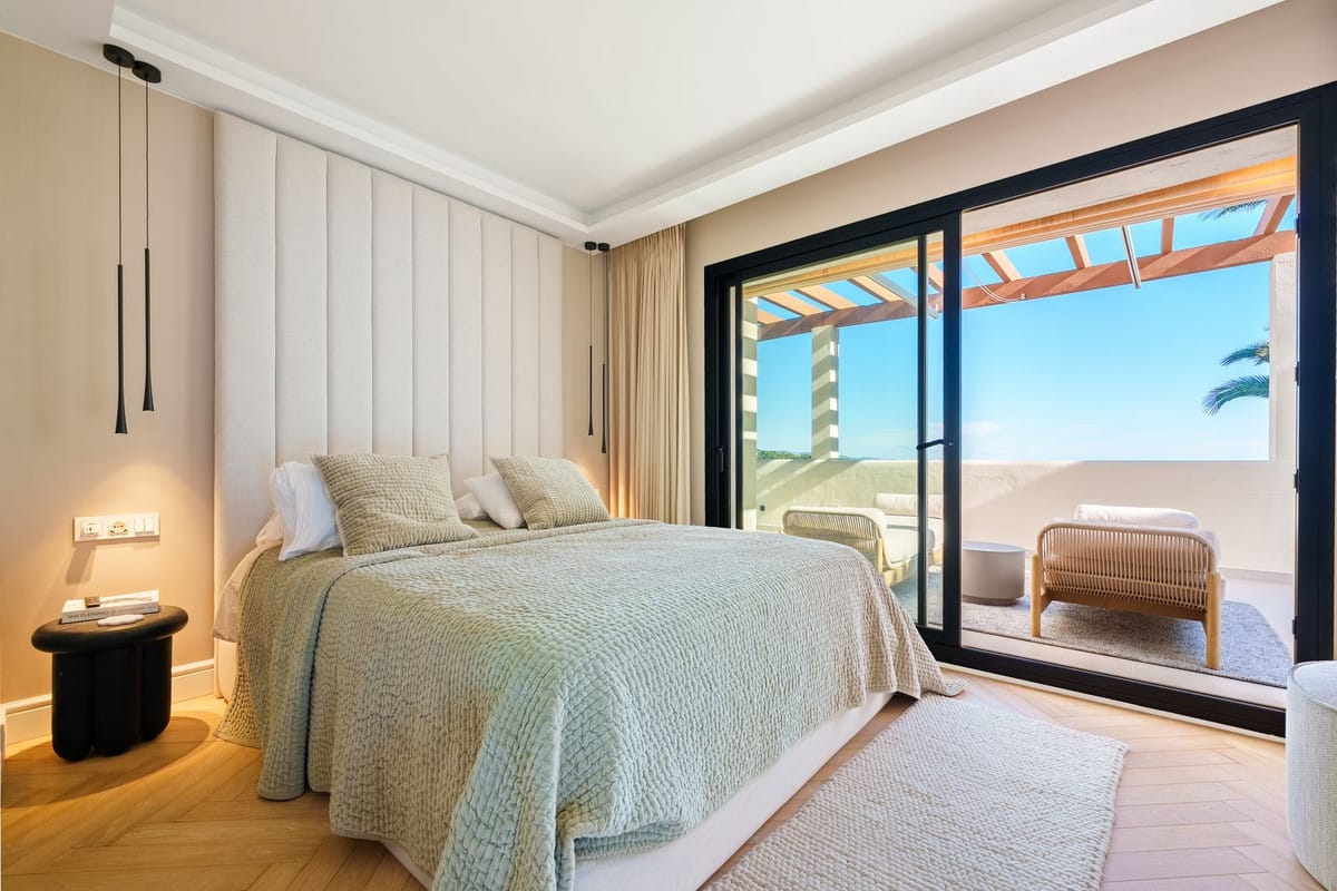 Penthouse met drie slaapkamers in Nueva Andalucía in Nueva Andalucía - foto 17