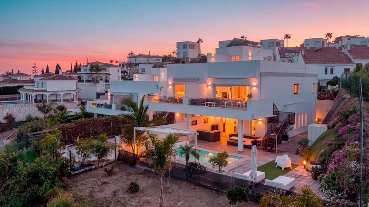 Drie slaapkamers villa direct aan de golfbaan in Riviera del Sol in Riviera del Sol - foto 2