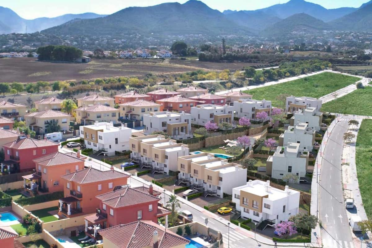 Stadswoning met 4 slaapkamers in Alhaurín de la Torre in Alhaurín de la Torre - foto 12