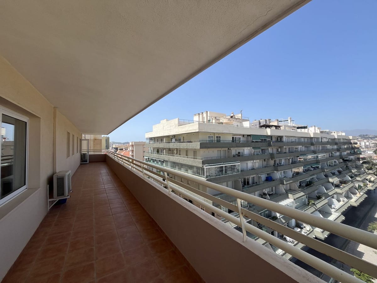 2 bedroom Apartment in Fuengirola in Fuengirola - foto 3