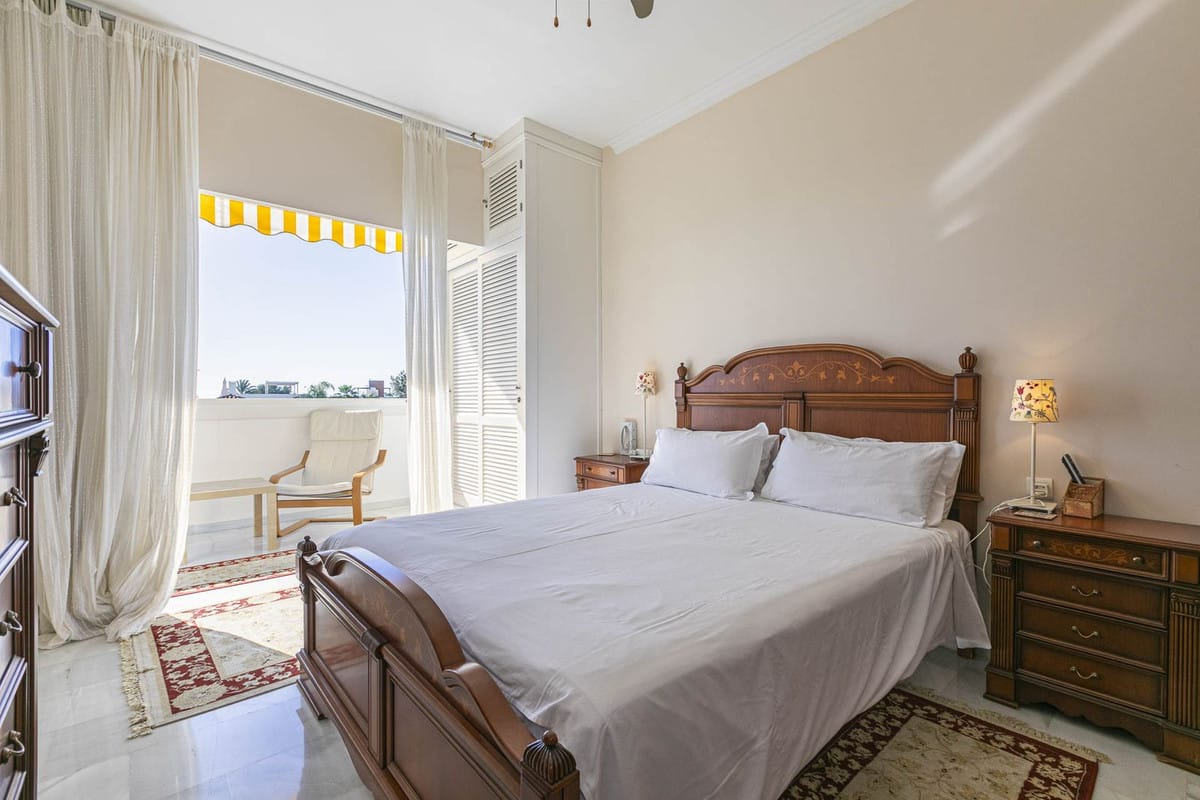 Drie-slaapkamerappartement in Nueva Andalucía in Nueva Andalucía - foto 17