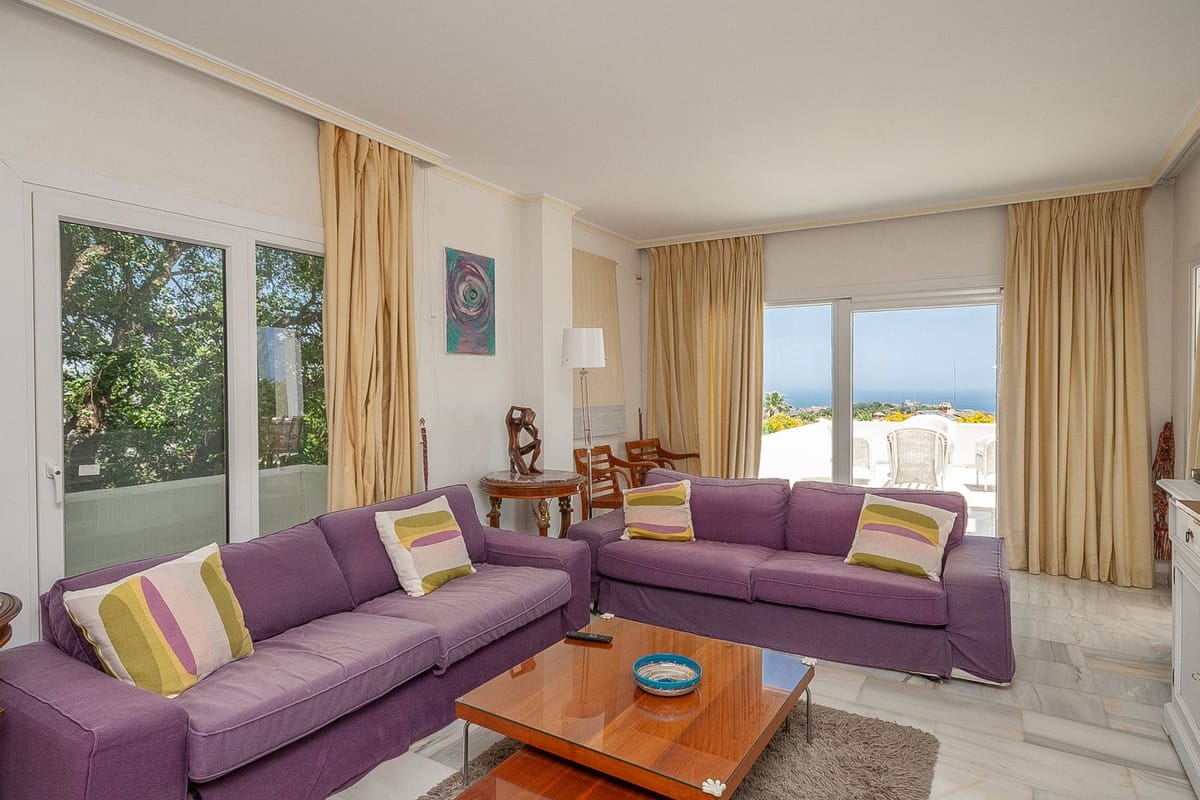 Prachtig 3-slaapkamer appartement met panoramisch zeezicht in La Mairena in La Mairena - foto 2