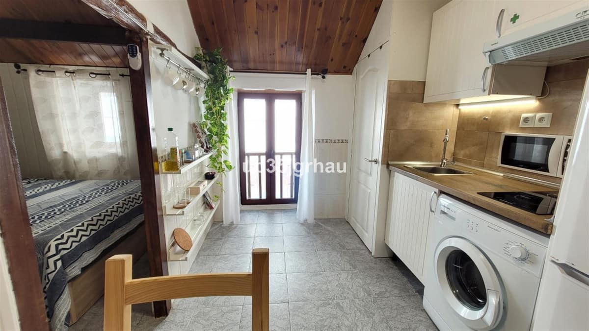 1 bedroom Apartment in Estepona in Estepona - foto 3