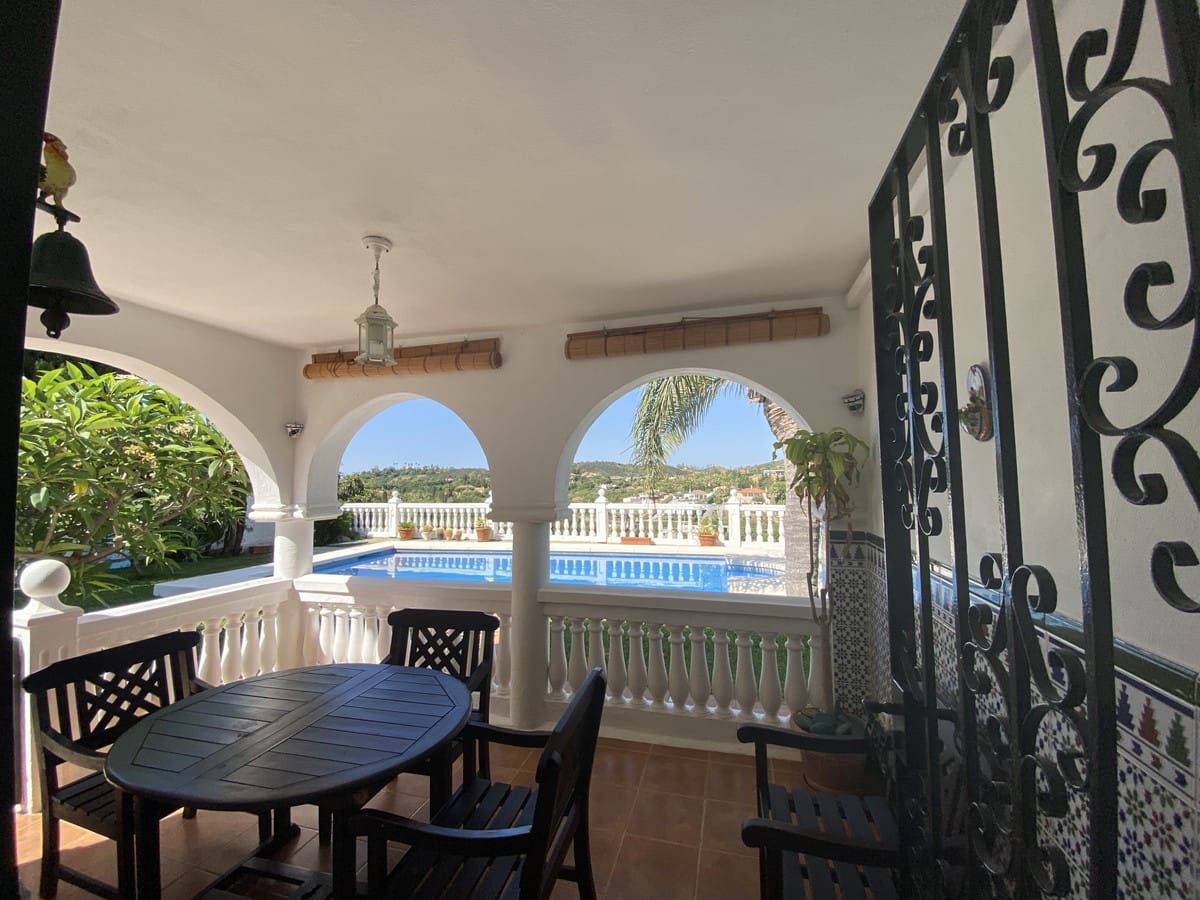 Finca met 3 slaapkamers in El Velerín (Estepona) in Estepona - foto 5