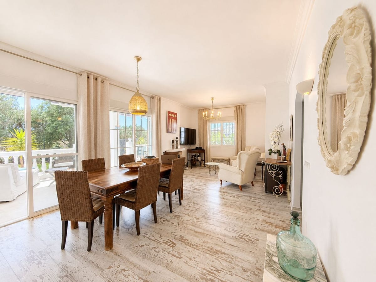 Gelijkvloers appartement met privéterras en tuin aan Estepona Golf in Estepona - foto 6