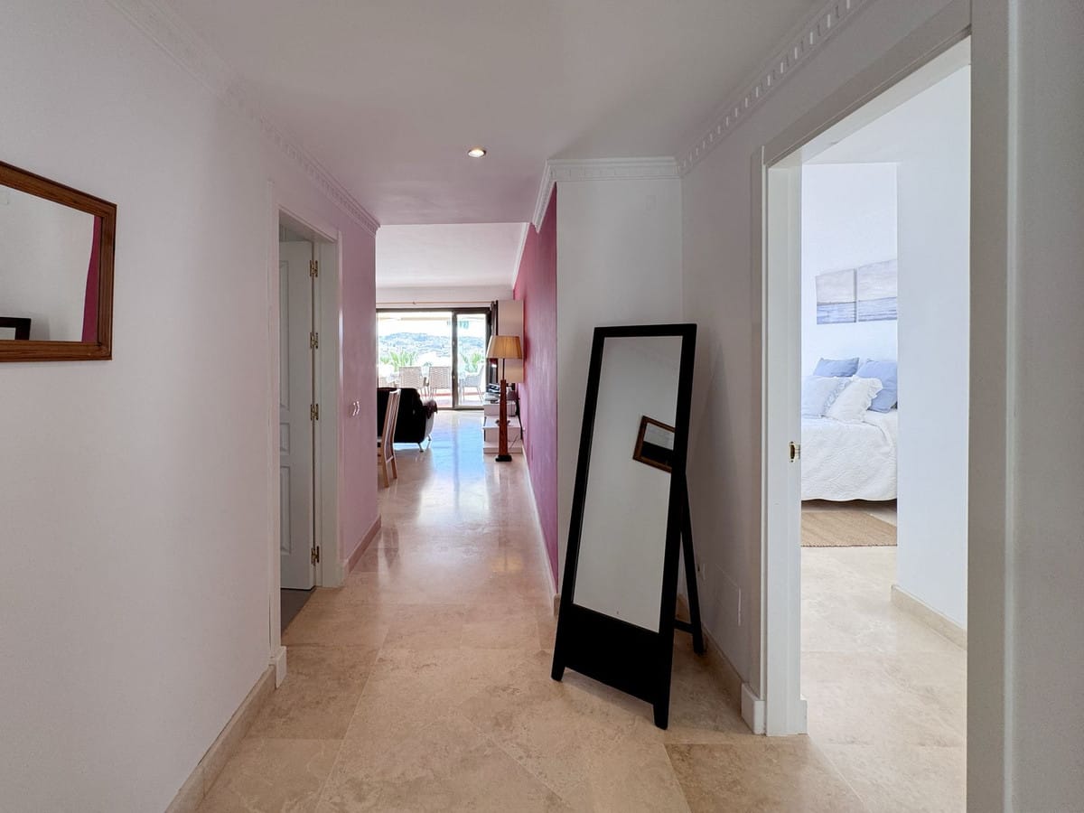 Enige vier-slaapkamer duplex penthouse in de urbanisatie van Mijas Golf - foto 12