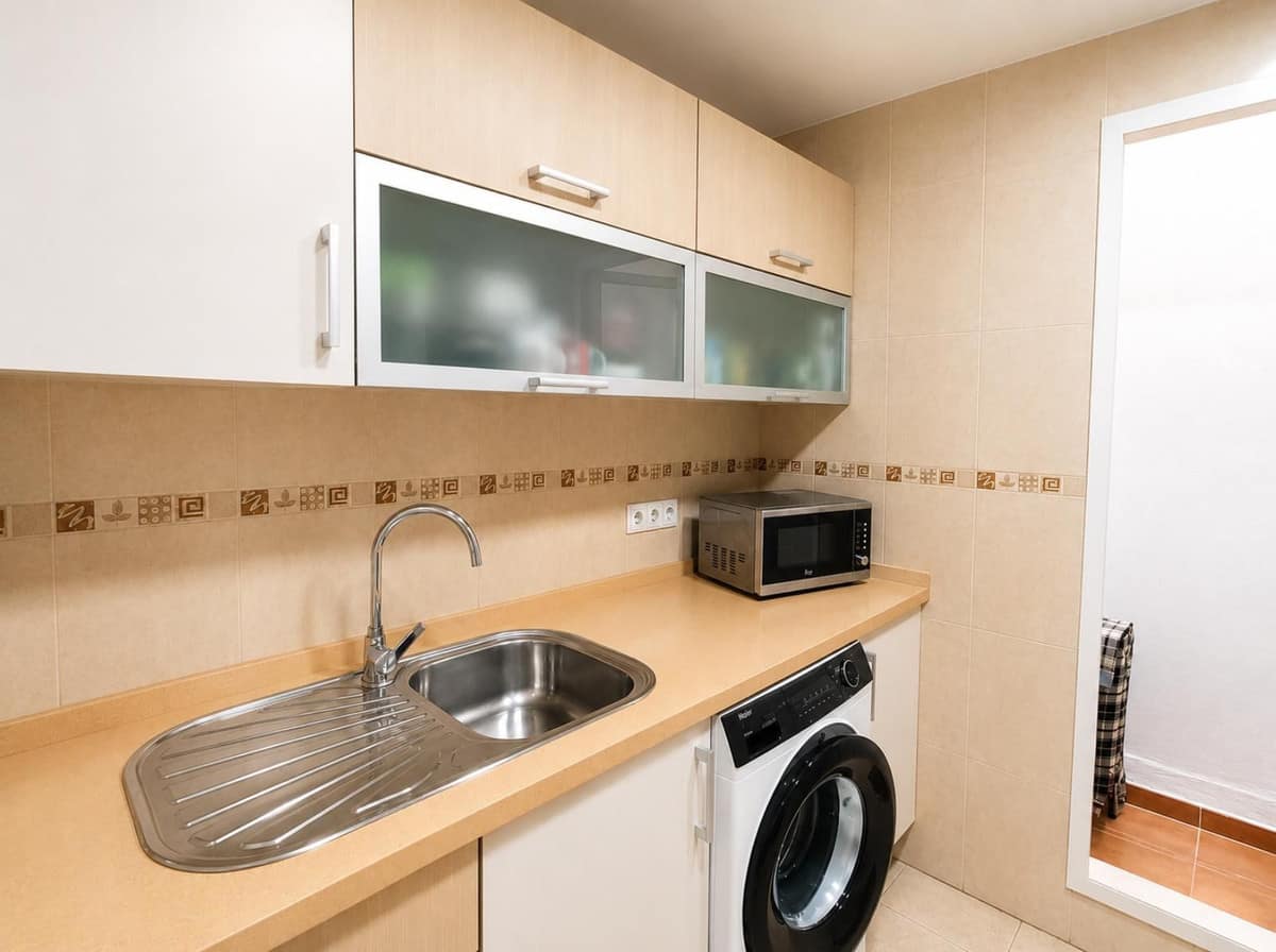 Ruim 3-slaapkamer appartement op de eerste verdieping met lift in Bailén Miraflores in Bailen Miraflores - foto 8