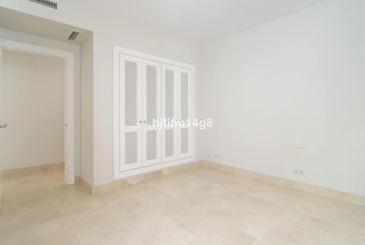 Drie-slaapkamerappartement in Nueva Andalucía in Nueva Andalucía - foto 15