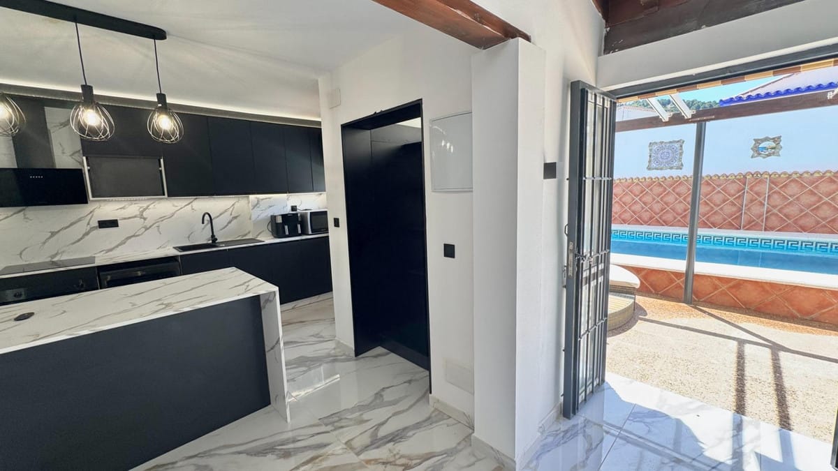 Vrijstaande villa met 5 slaapkamers in Alhaurín de la Torre in Alhaurín de la Torre - foto 17