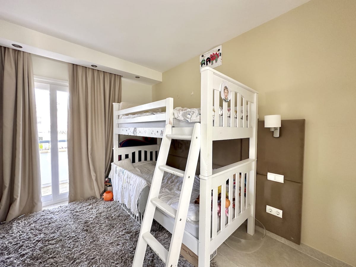 Drie-slaapkamer penthouse met zeezicht in Estepona in Estepona - foto 16