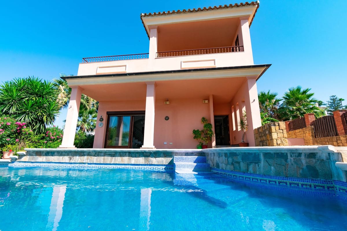 Villa met 4 slaapkamers in Estepona in Estepona - foto 4