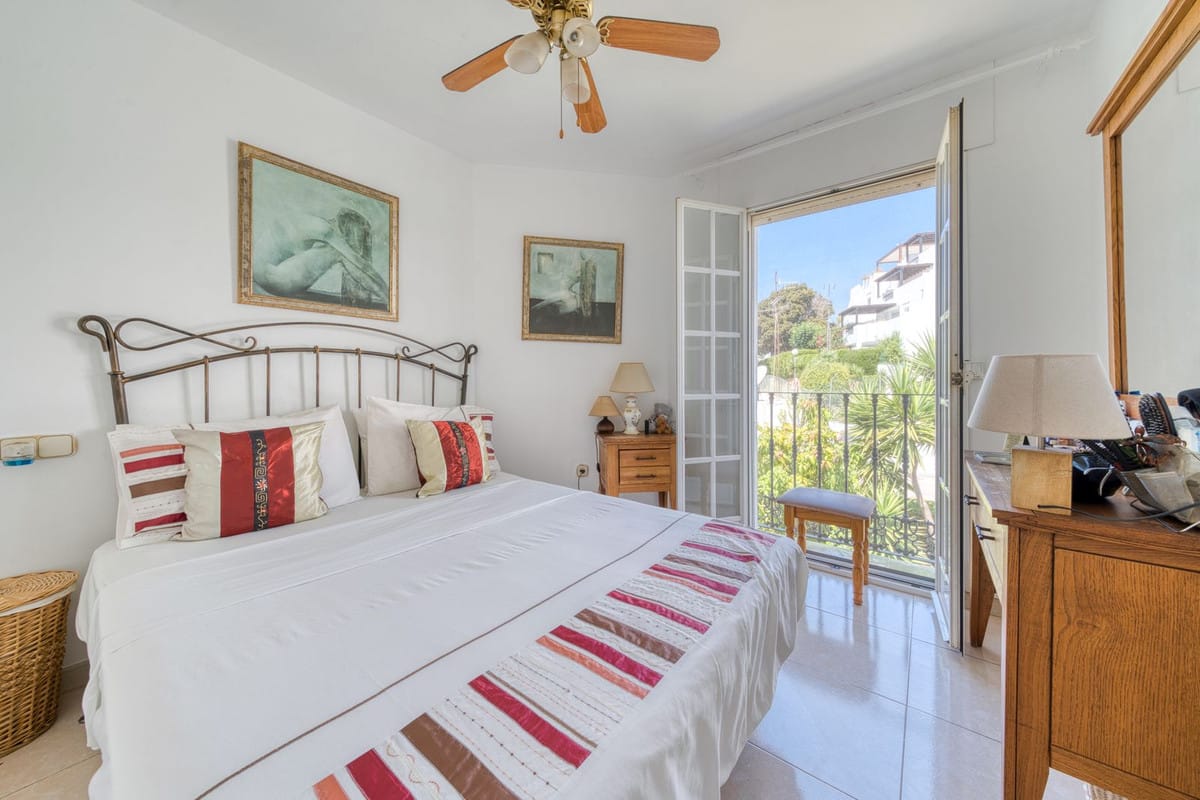 Drie-slaapkamer stadswoning in Bel Air met privé tuin in Bel Air - foto 9