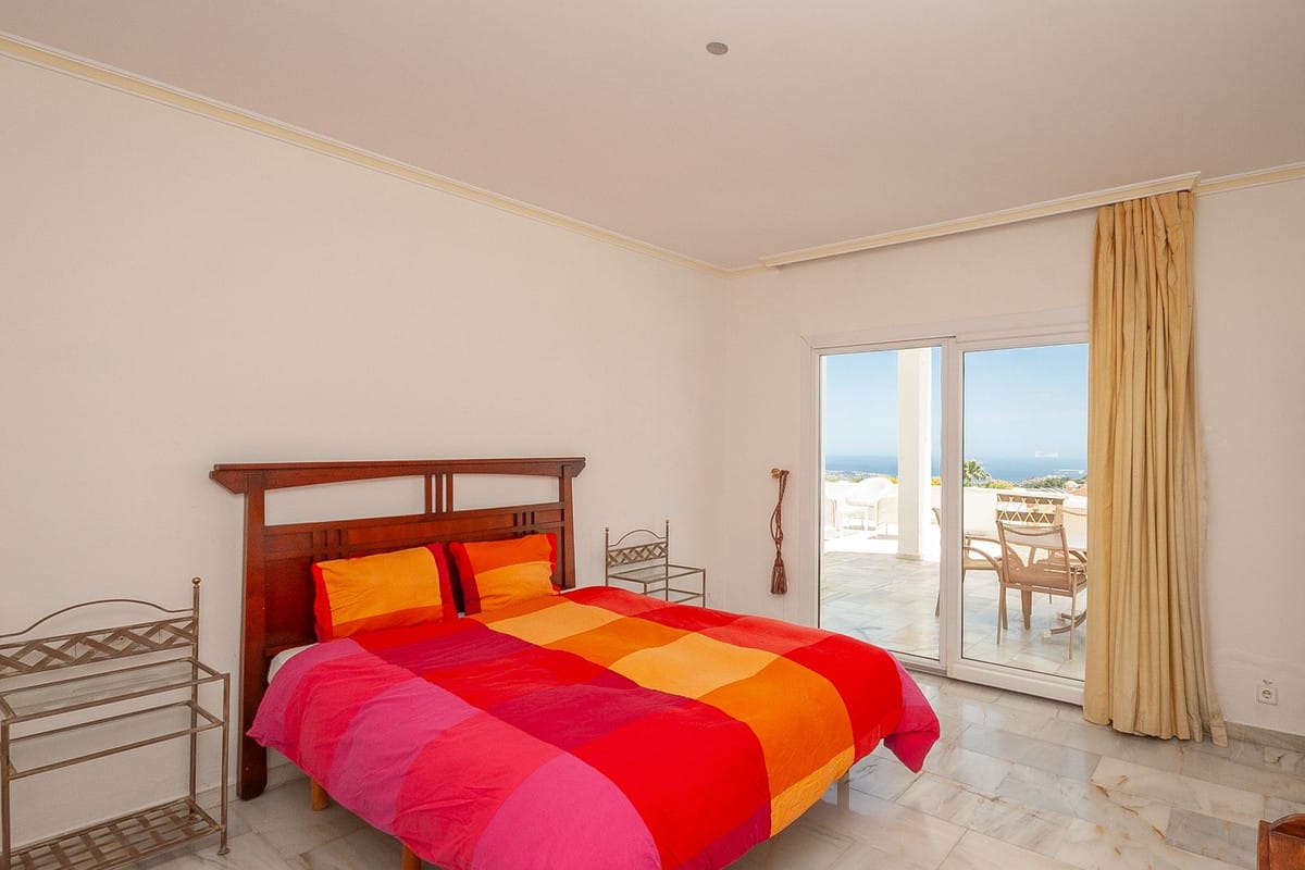 Prachtig 3-slaapkamer appartement met panoramisch zeezicht in La Mairena in La Mairena - foto 7