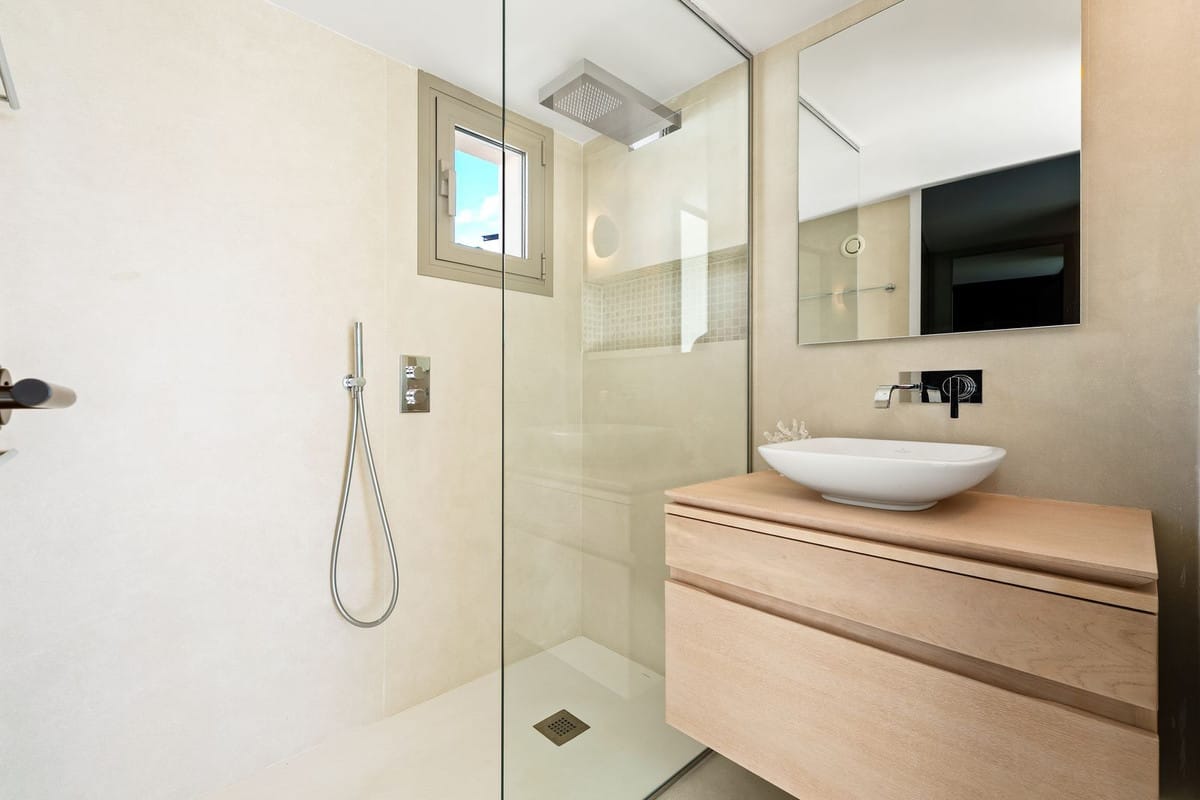 Drie-slaapkamer duplexpenthouse in Nueva Andalucía in Nueva Andalucía - foto 10