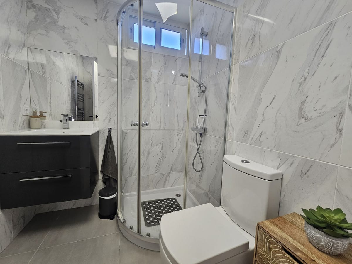3-slaapkamer villa in Calypso, Mijas Costa — dichtbij het strand in Calypso - foto 17