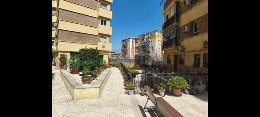Appartement met 3 slaapkamers in Málaga in Málaga - foto 12