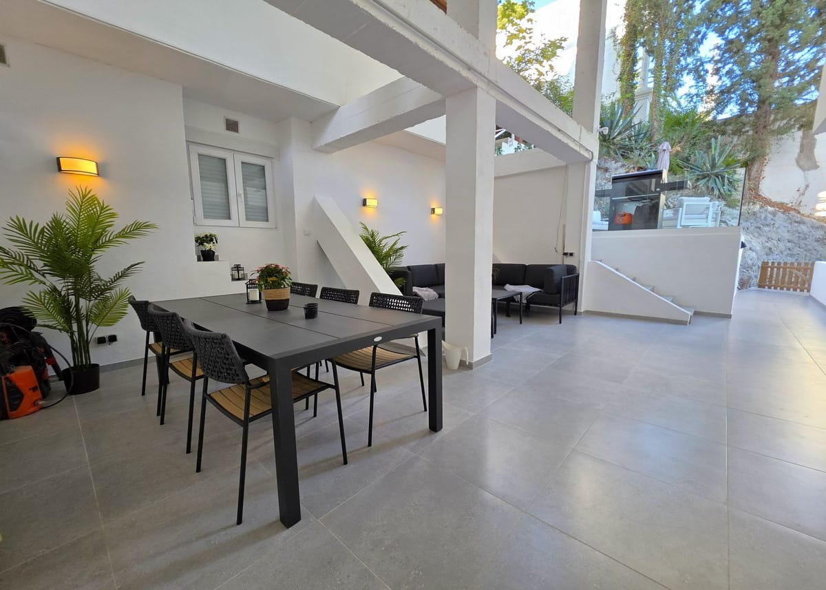 Drie-slaapkamer appartement in Nueva Andalucía met zee- en bergzicht in Nueva Andalucía - foto 8