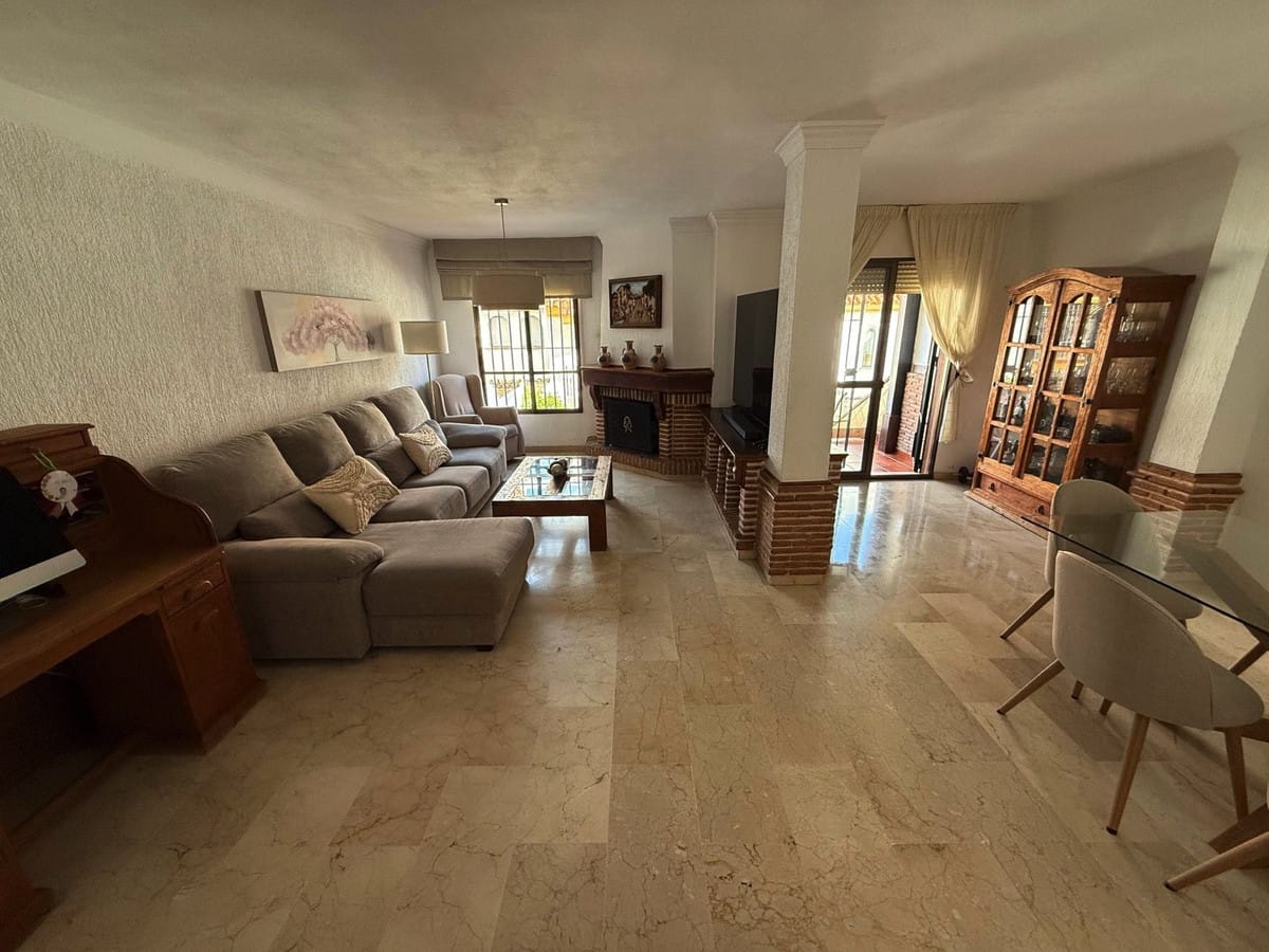 4-slaapkamer stadswoning met privégarage in Estepona – Las Mesas in Estepona - foto 2