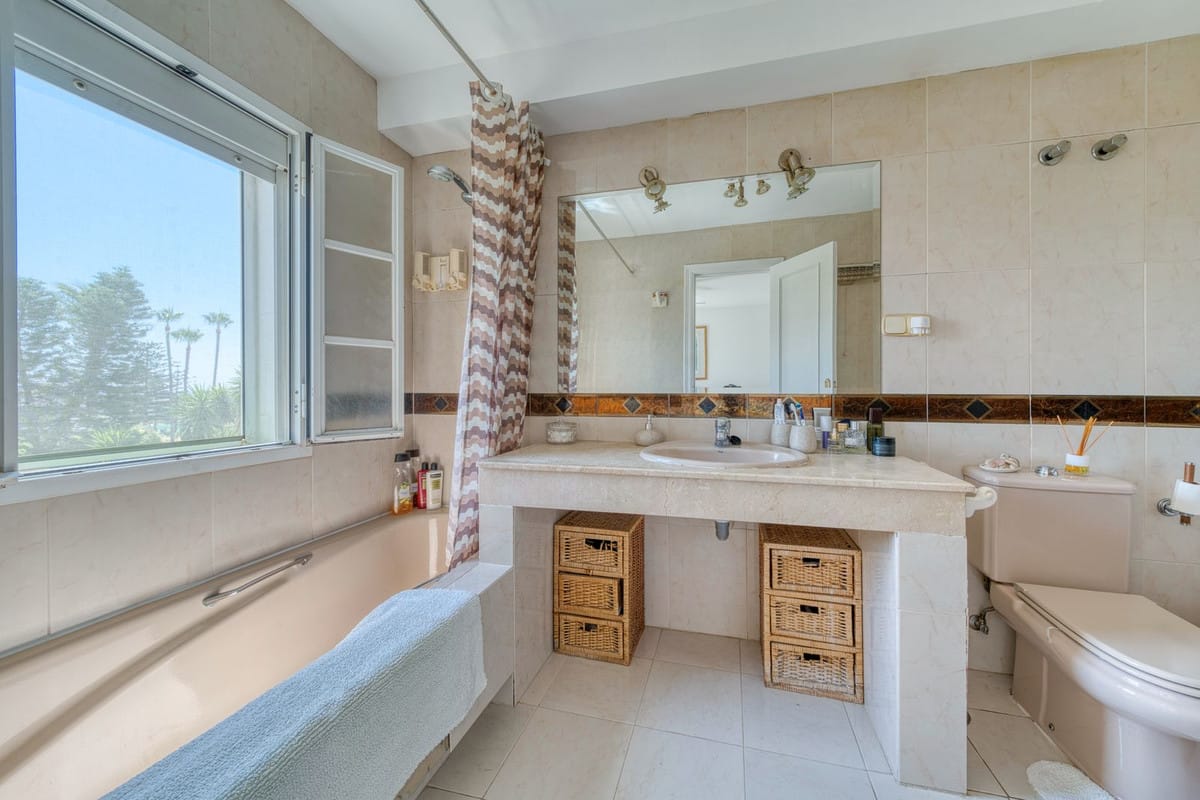 3-slaapkamer eindwoning met privé-tuin in Bel Air, New Golden Mile in Bel Air - foto 20