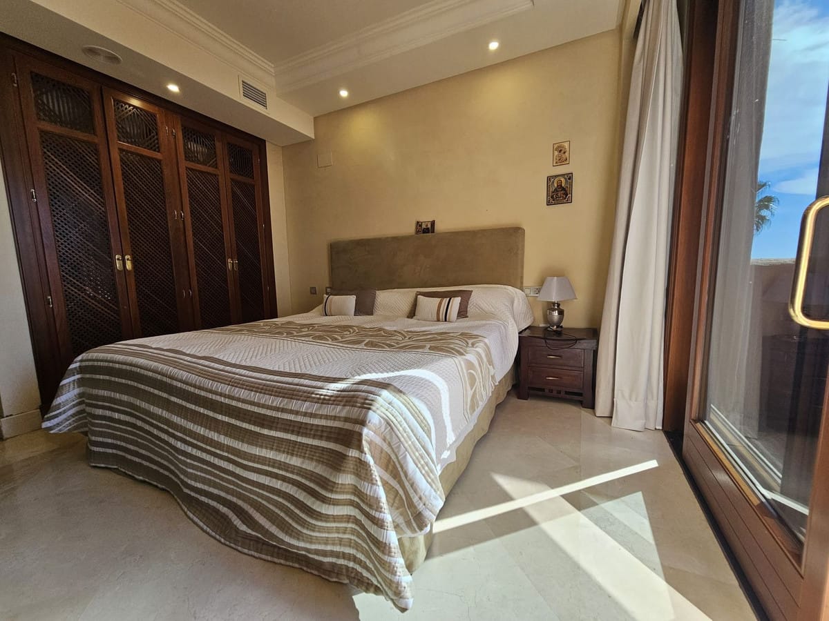 3-slaapkamer appartement aan het strand in Estepona, Costa del Sol in Estepona - foto 18