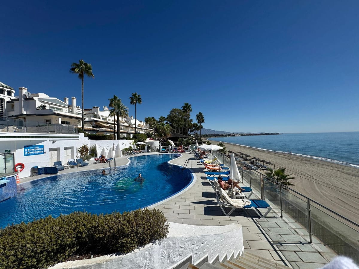 3-slaapkamer duplex penthouse aan het strand in Estepona in Estepona - foto 4