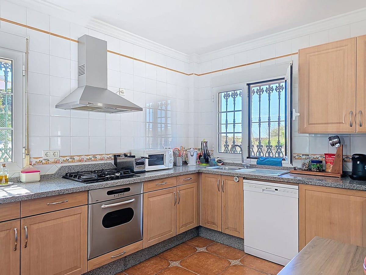 Prachtige villa met drie verdiepingen en spectaculair uitzicht in Canillas de Albaida in Canillas de Albaida - foto 14