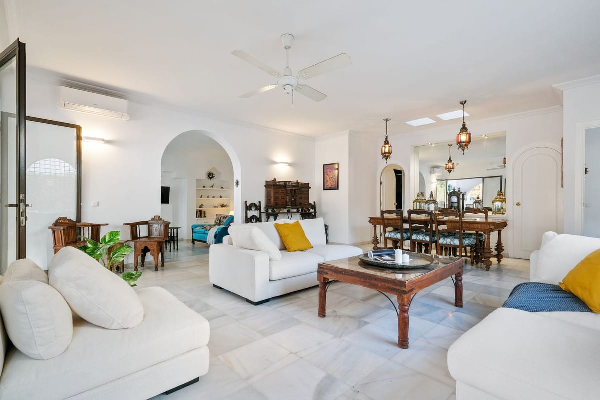 Exclusieve Arabisch-Mediterraanse villa nabij het strand in Cabopino, Marbella in Marbella - foto 9