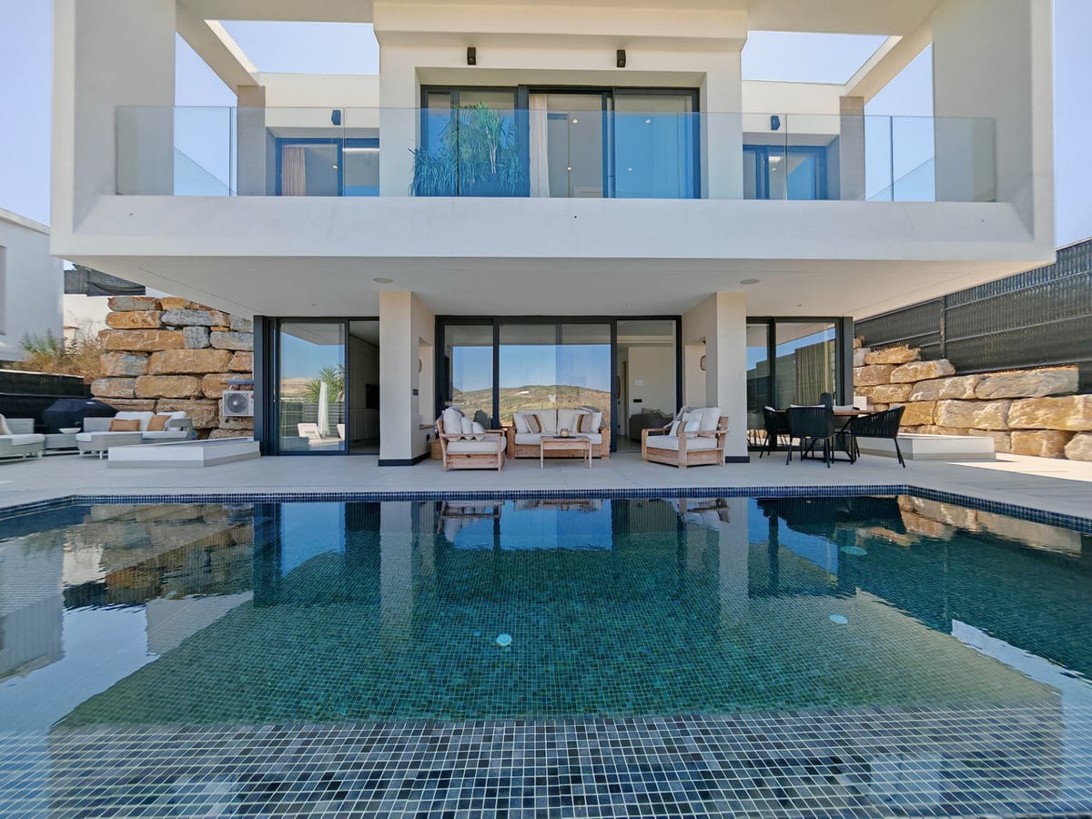 Villa met 5 slaapkamers in Estepona in Estepona - foto 2