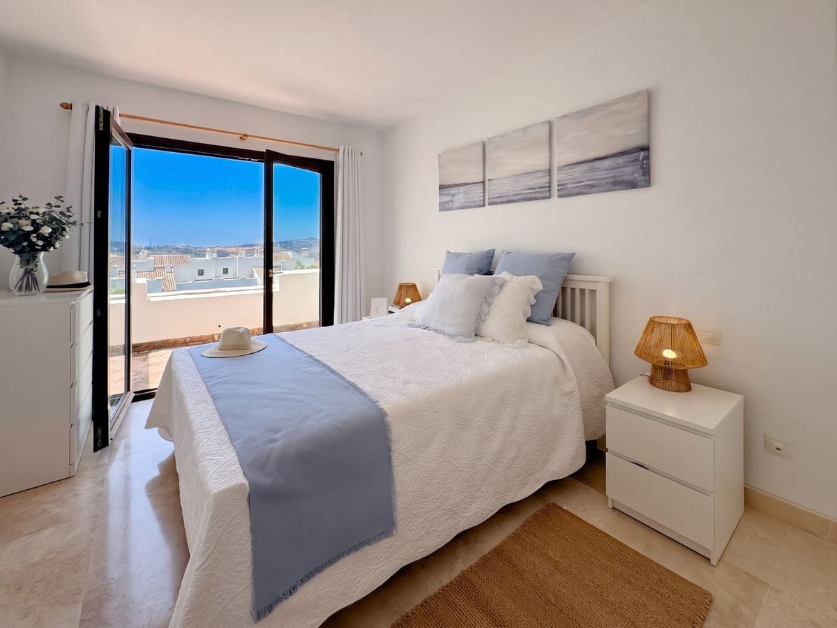 Enige vier-slaapkamer duplex penthouse in de urbanisatie van Mijas Golf - foto 13