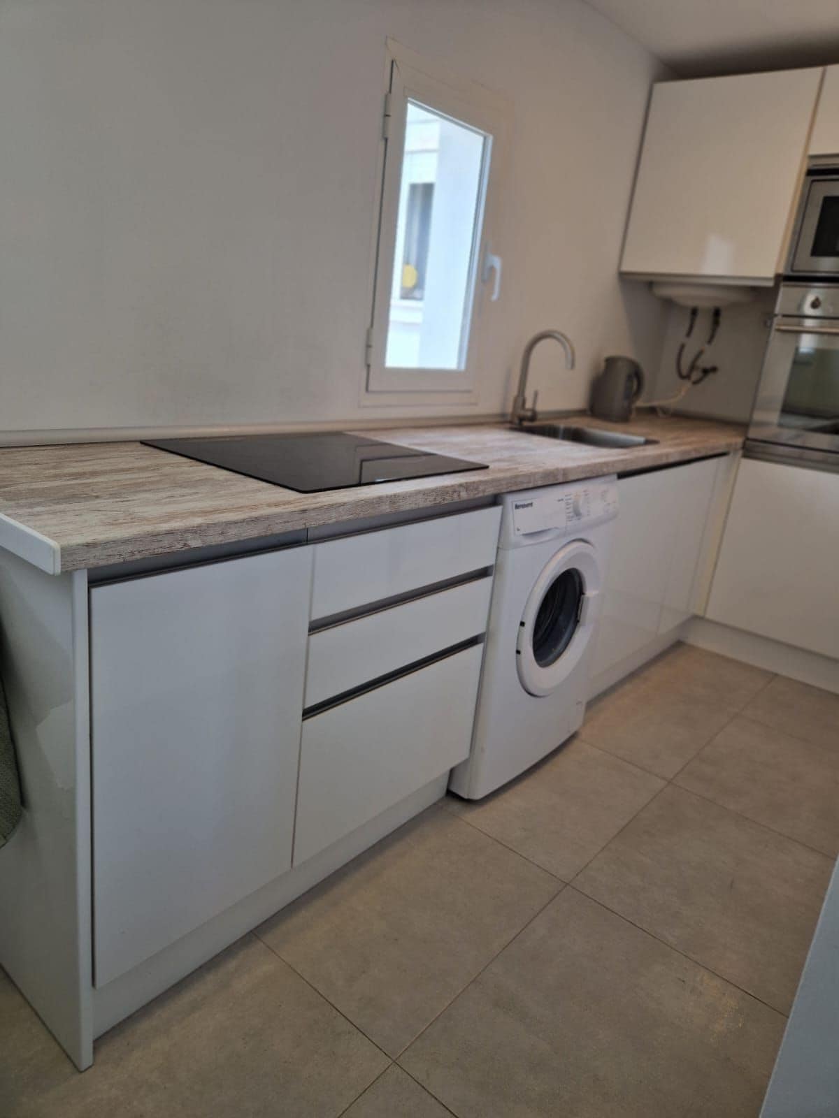 Eén-slaapkamer penthouse op de bovenste verdieping in Estepona in Estepona - foto 4