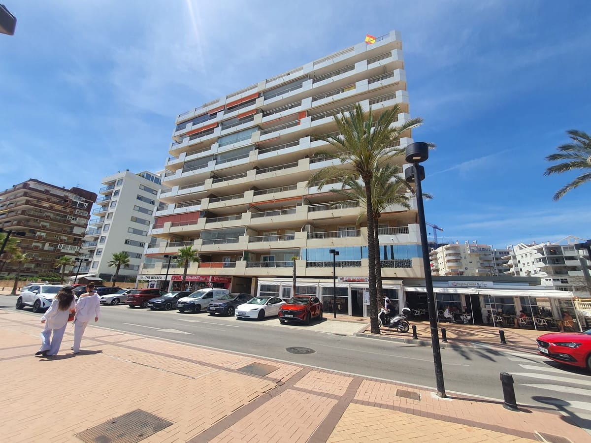 Drie-slaapkamer appartement aan de eerste lijn strand in Fuengirola in Fuengirola - foto 4