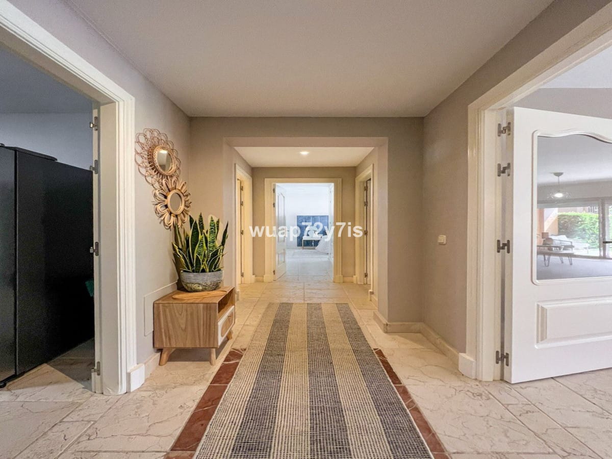 Begane grond appartement met 3 slaapkamers in Benatalaya, Estepona in Estepona - foto 12