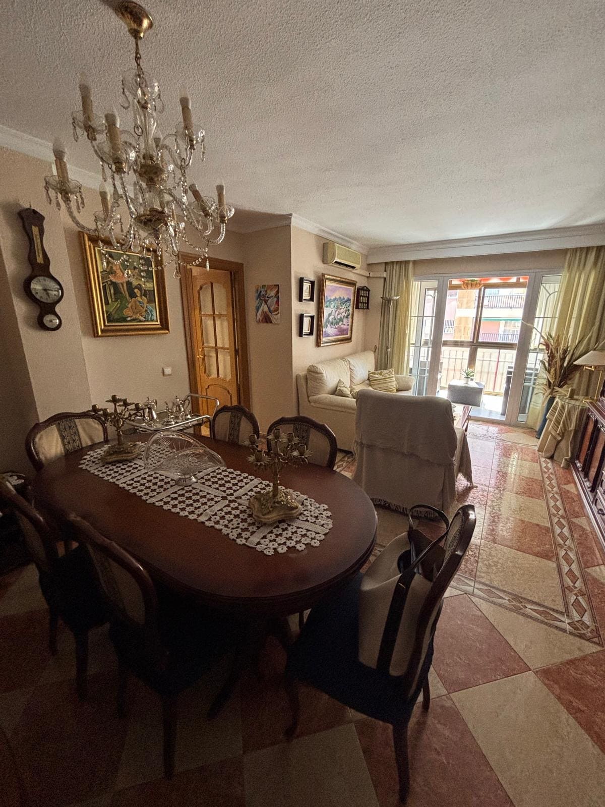 Ruim appartement met 4 slaapkamers in Málaga – 7e verdieping, toplocatie in Málaga - foto 2