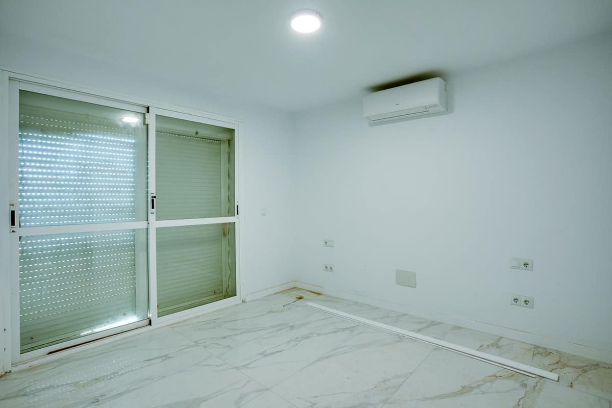 Vrijstaande villa met 3 slaapkamers aan zee in Estepona in Estepona - foto 9