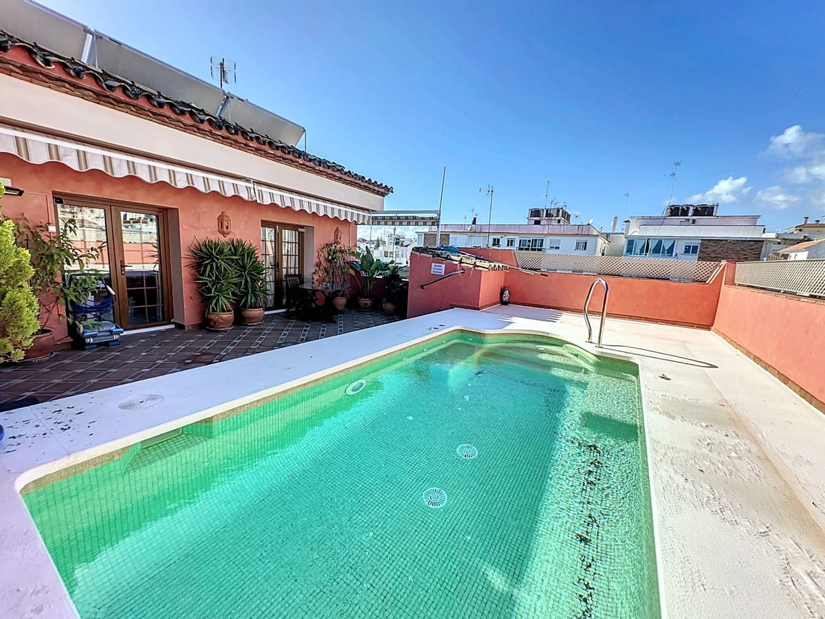 7-slaapkamer stadswoning in Estepona in Estepona - foto 2