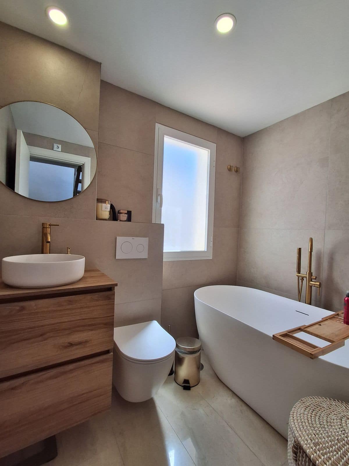 Elegant 4-slaapkamer halfvrijstaand huis met tuin, jacuzzi, garage en wasruimte in Marbella in Nueva Andalucía - foto 15