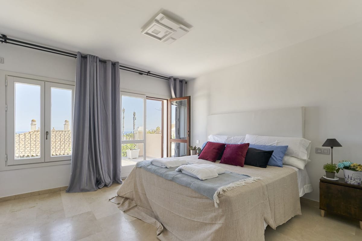 6 bedroom House in The Golden Mile in The Golden Mile - foto 13