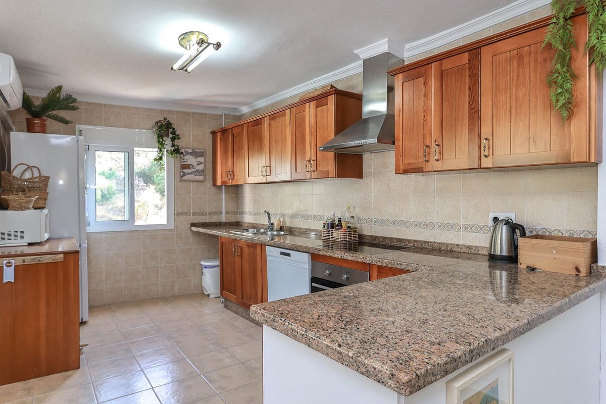 5-slaapkamer stadswoning in Tolox met kelder en dakterras in Tolox - foto 19