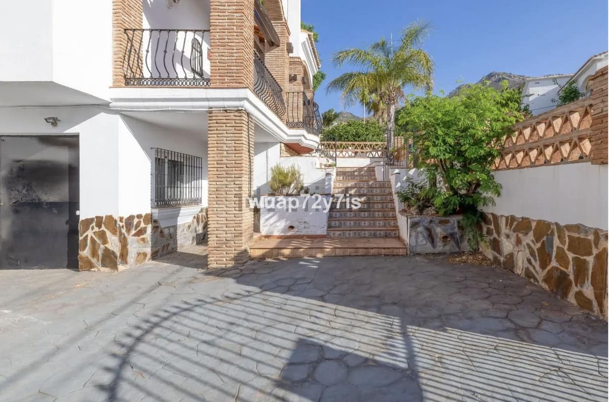 Vrijstaande villa met 5 slaapkamers in Benalmádena Costa in Benalmadena - foto 16