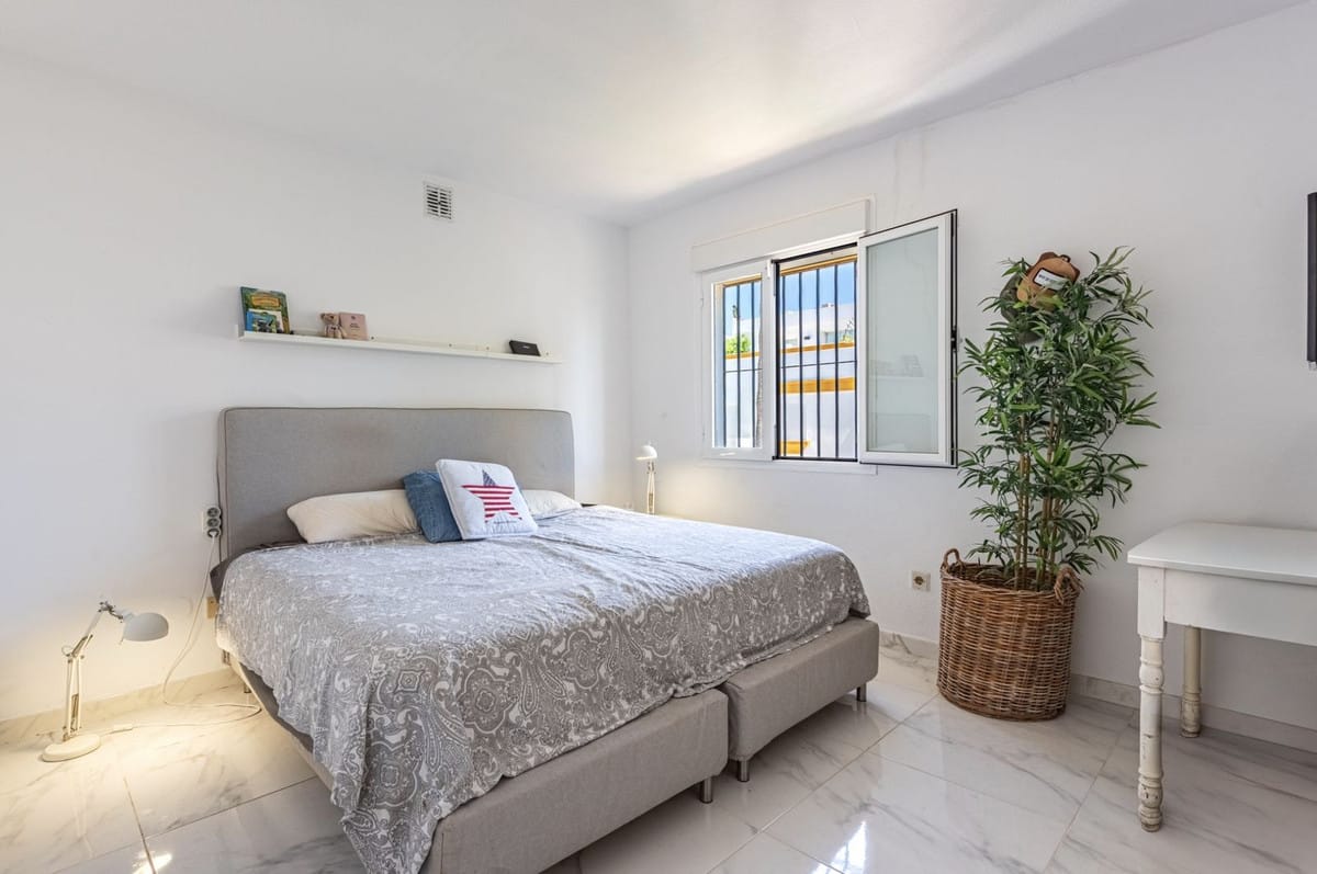 Vijf-slaapkamer stadswoning aan Marbella’s Golden Mile in The Golden Mile - foto 6