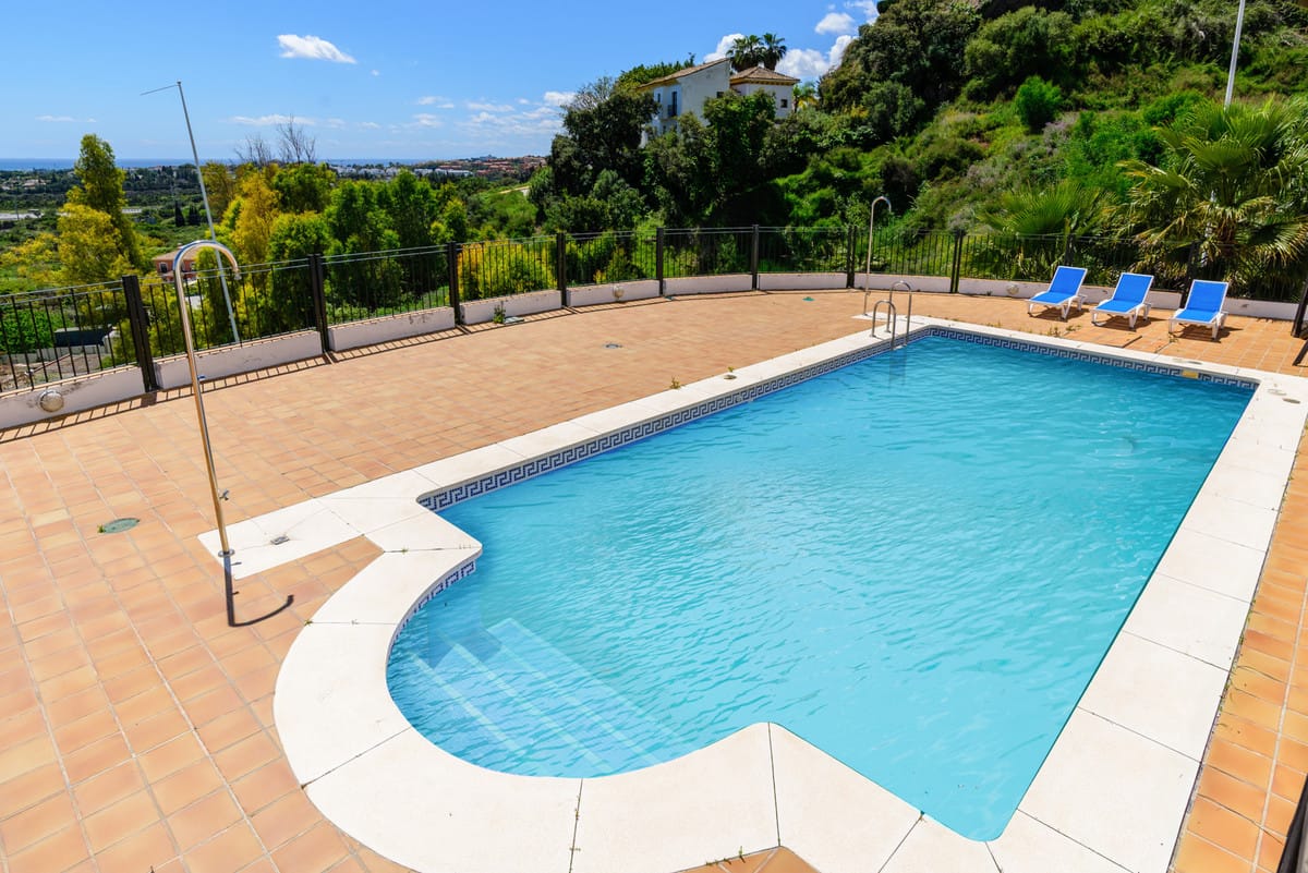 Ruime 3-slaapkamer villa in Benahavís, Puerto de Los Almendros, met panoramisch zee- en bergzicht in Benahavís - foto 14