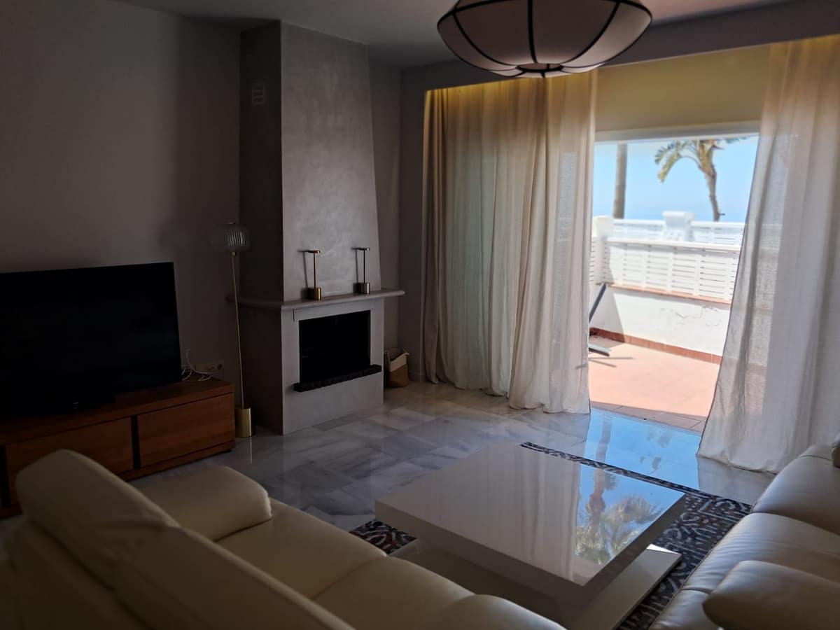 Exclusieve semi-vrijstaande villa aan het strand in Estepona in Estepona - foto 11