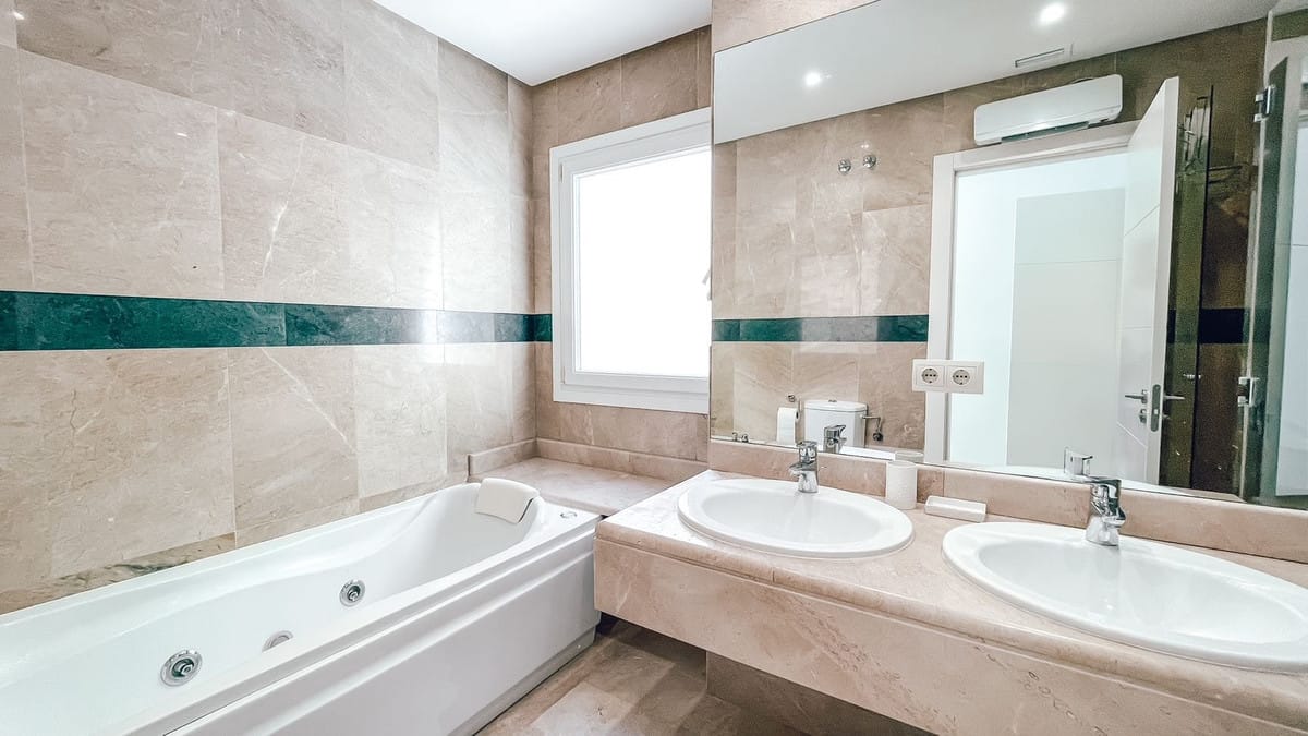 Appartement met 2 slaapkamers in Marbella in Marbella - foto 14