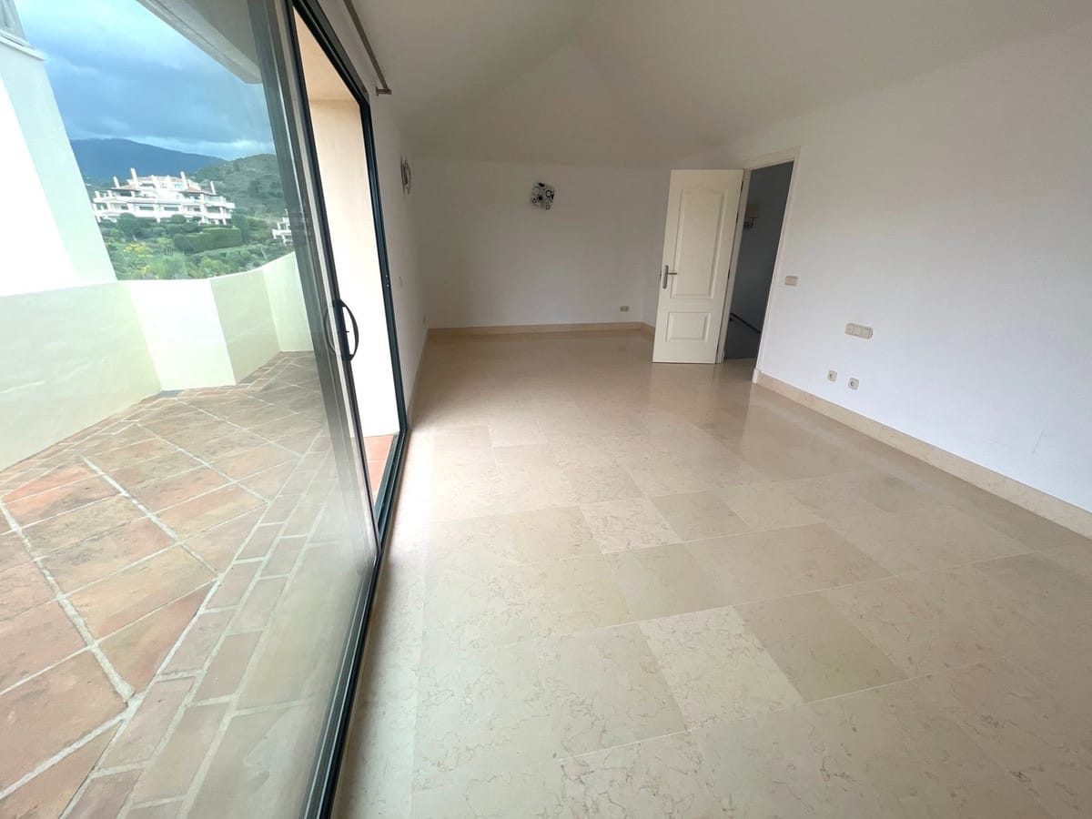 Spectaculair duplex-penthouse in Capanes del Golf, Benahavís in Benahavís - foto 8